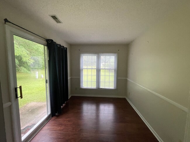 Building Photo - Duplex