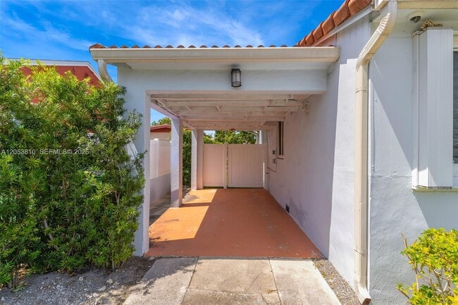 Building Photo - Northwest Flagler Terrace, Miami, FL 33125 - 2 BR 1 BA house