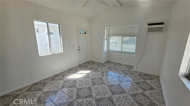 Building Photo - 210 S Main St