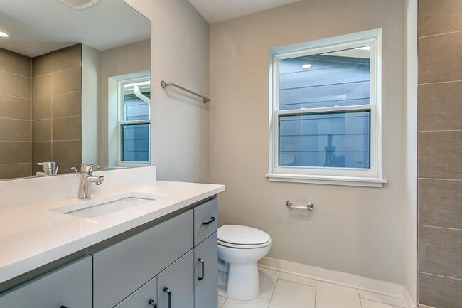 Building Photo - Contemporary East Nashville Home.   MOVE IN SPECIAL $500 OFF ONE MONTH'S RENT