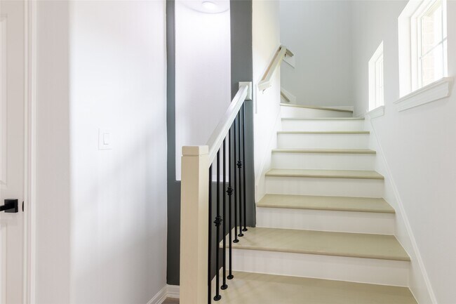 Building Photo - 9606 Champion Heavens Dr