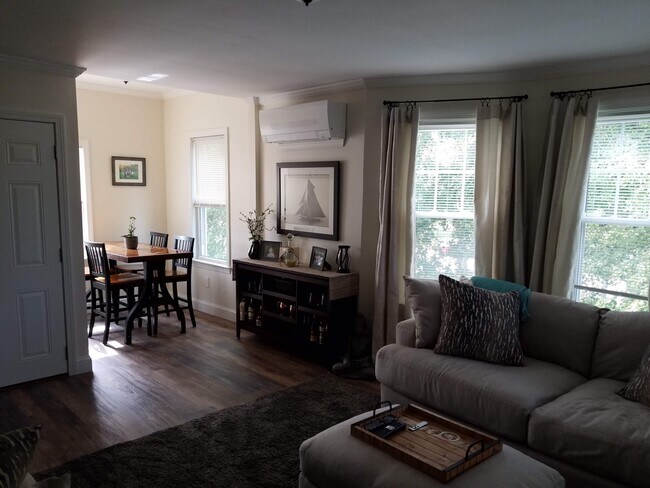 Building Photo - 1 Main St