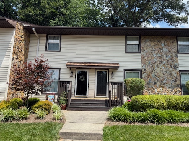 Primary Photo - 168 Turnwood Ln