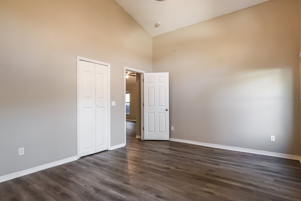 Building Photo - 15849 Green Cove Blvd