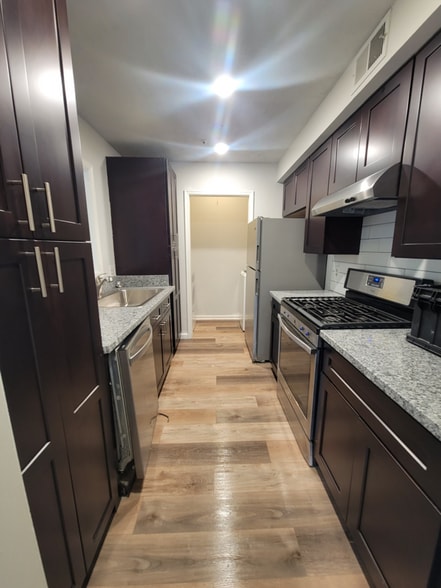 Building Photo - 2292 Wellington Cir