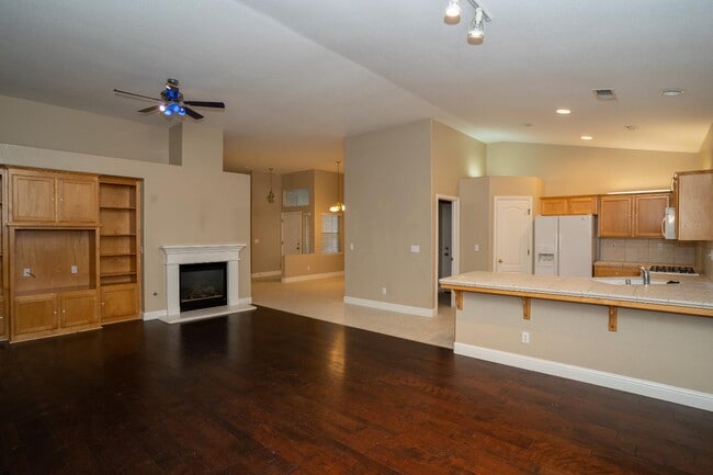 Building Photo - 1739 McKelvy Ave