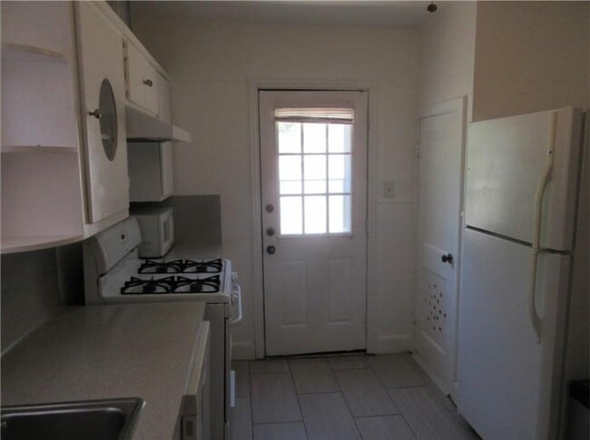 Building Photo - 5501 Montview St