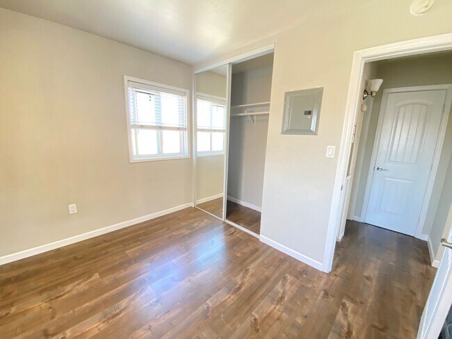 Building Photo - 4428 Oregon St