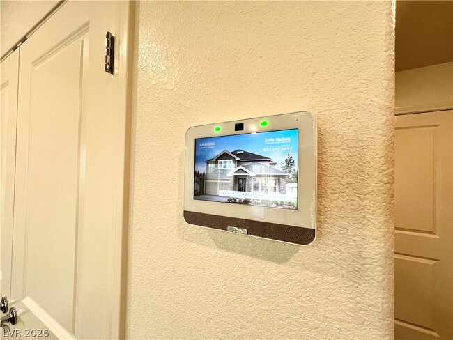 Building Photo - 2625 Dahlia Fls Ave