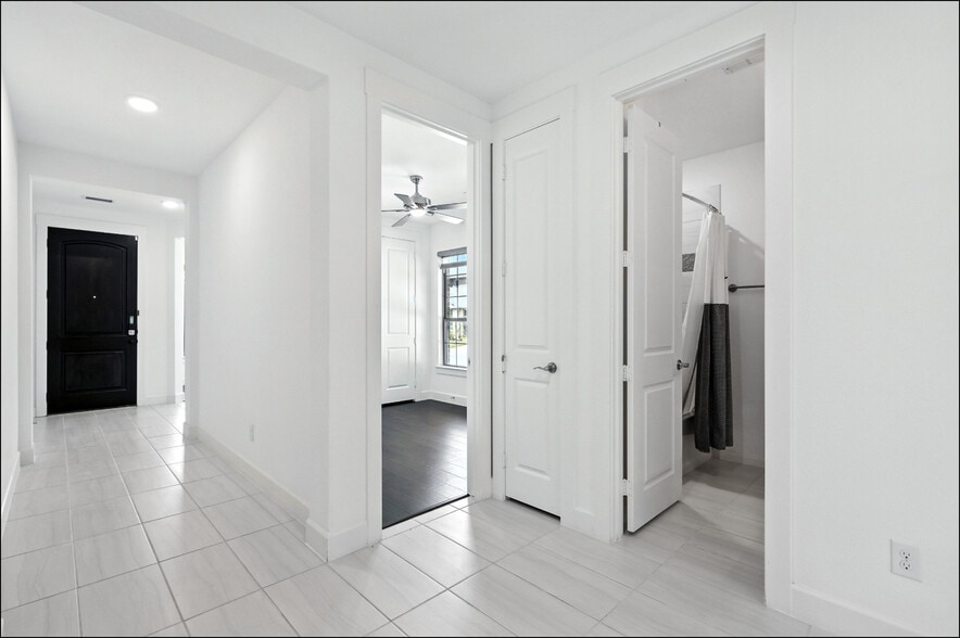 Building Photo - 2284 Bower Ln