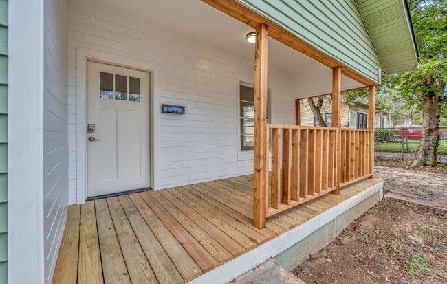 Building Photo - Newly Remodeled 4BD 2BA Home in Waco