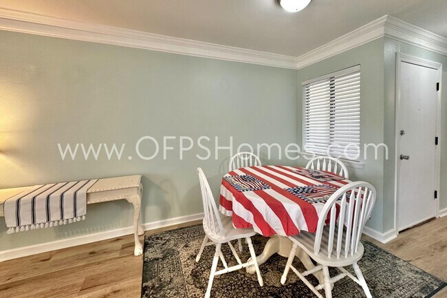 Building Photo - 308 Miracle Strip Pkwy SW