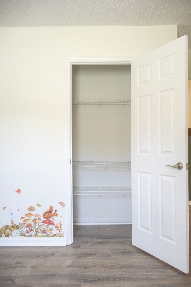 Building Photo - 3 bedrooms, Fenced in backyard, 12x24 shed, NO breed restrictions!