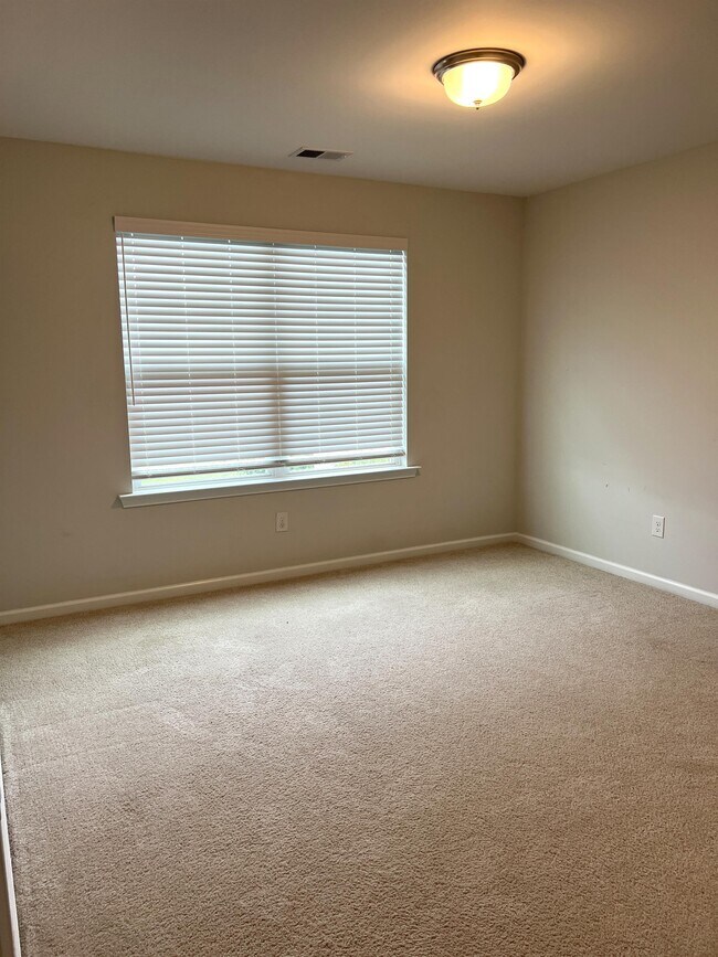 Building Photo - 56 RedWall Cir