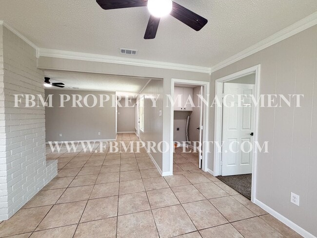 Building Photo - 509 Lake Park Ave