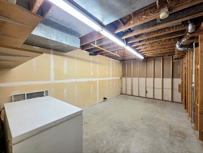 Building Photo - Grandiose Home on 1 Acre -- in East Wenatchee for Rent!! **5 Bed, 3 Bath**