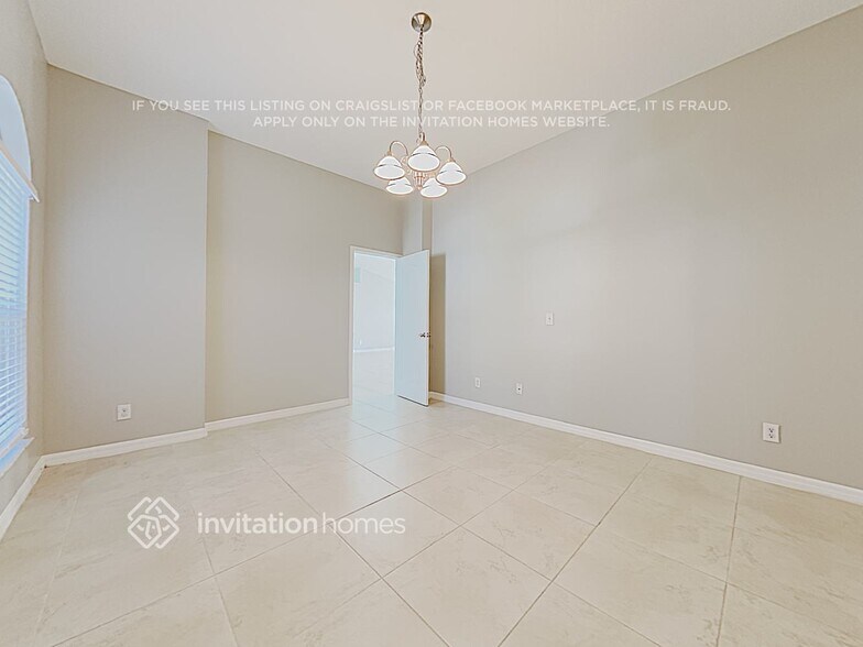 Building Photo - 3070 Sandstone Cir