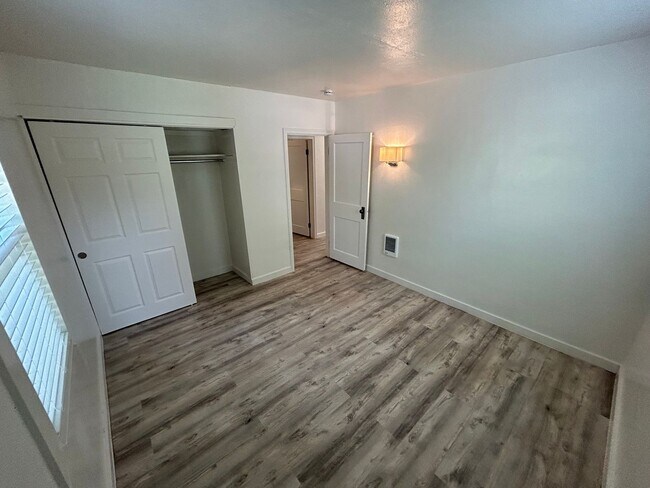 Building Photo - Cute 3 Bed, 1 Bath Home in Sunset Hill!