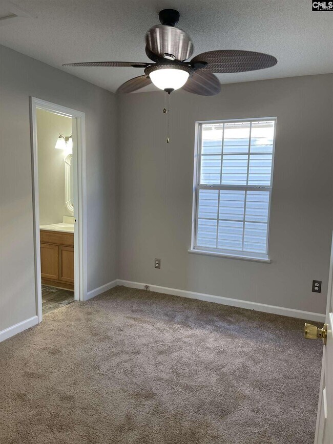 Building Photo - 553 Summit Terrace Ct