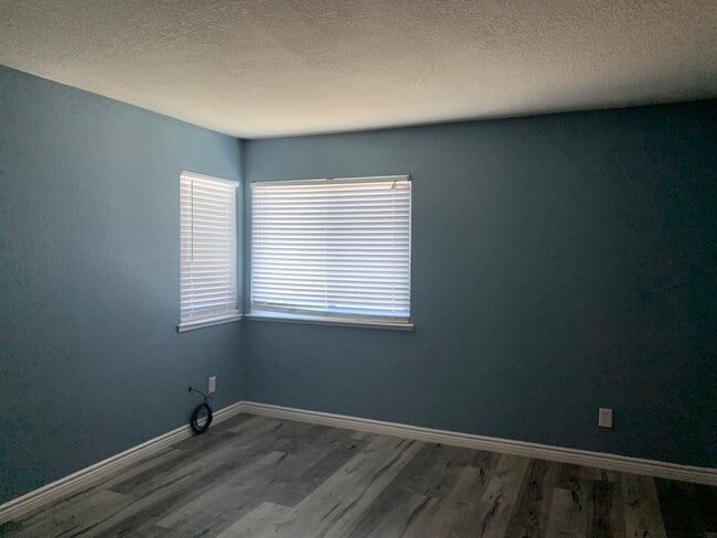 Building Photo - Charming 2 Bedroom + Office Home for Rent in Sacramento