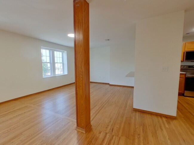 Building Photo - 1401 E Douglas Ave