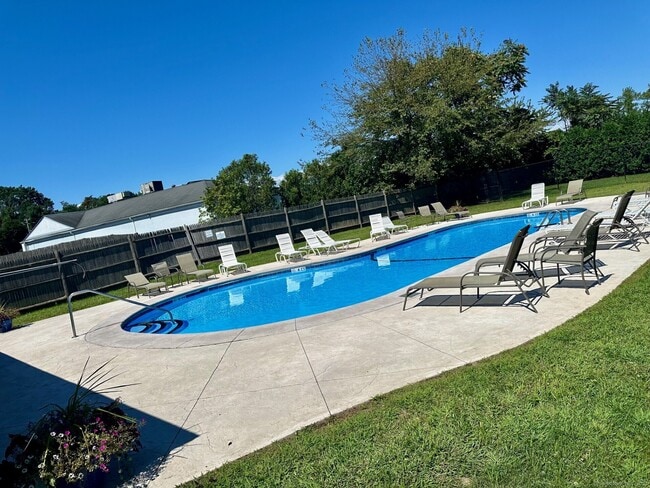 Building Photo - 1119 Harbor View Dr