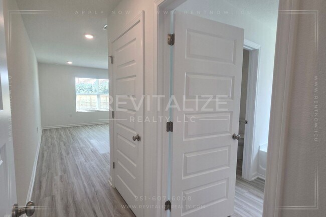 Building Photo - 4BR Home with Community Pool & Gym – Roberts Cove, Foley