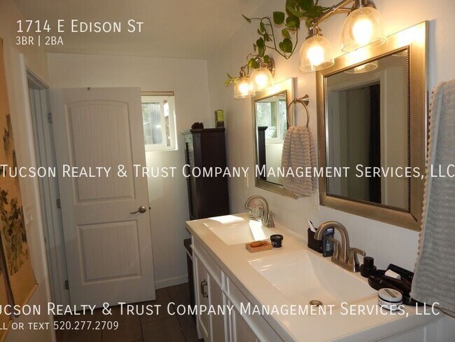 Building Photo - 1714 E Edison St