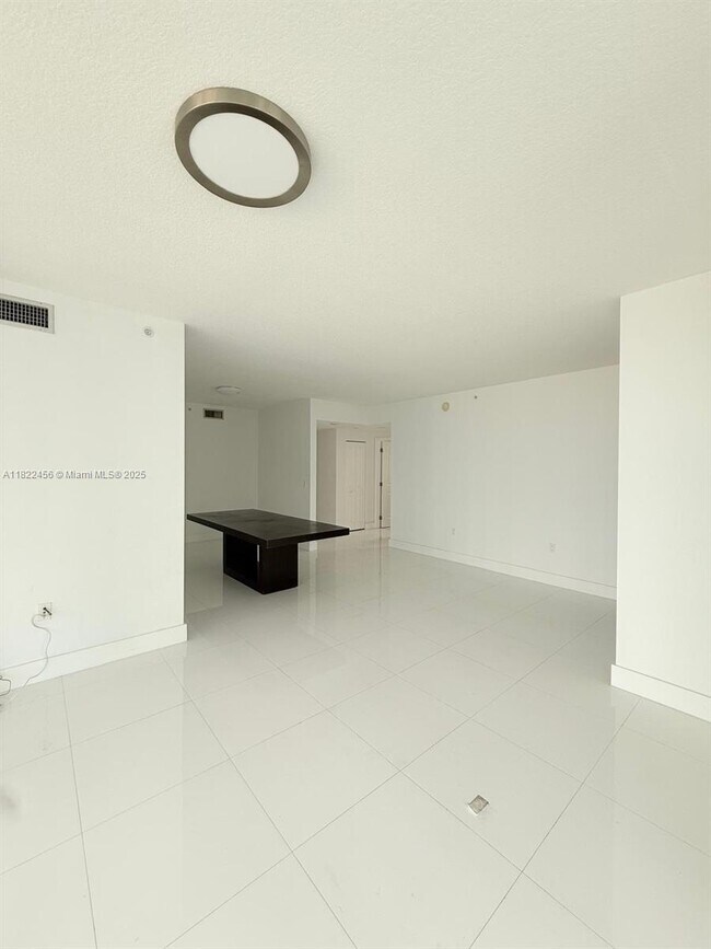 Building Photo - 1250 S Miami Ave