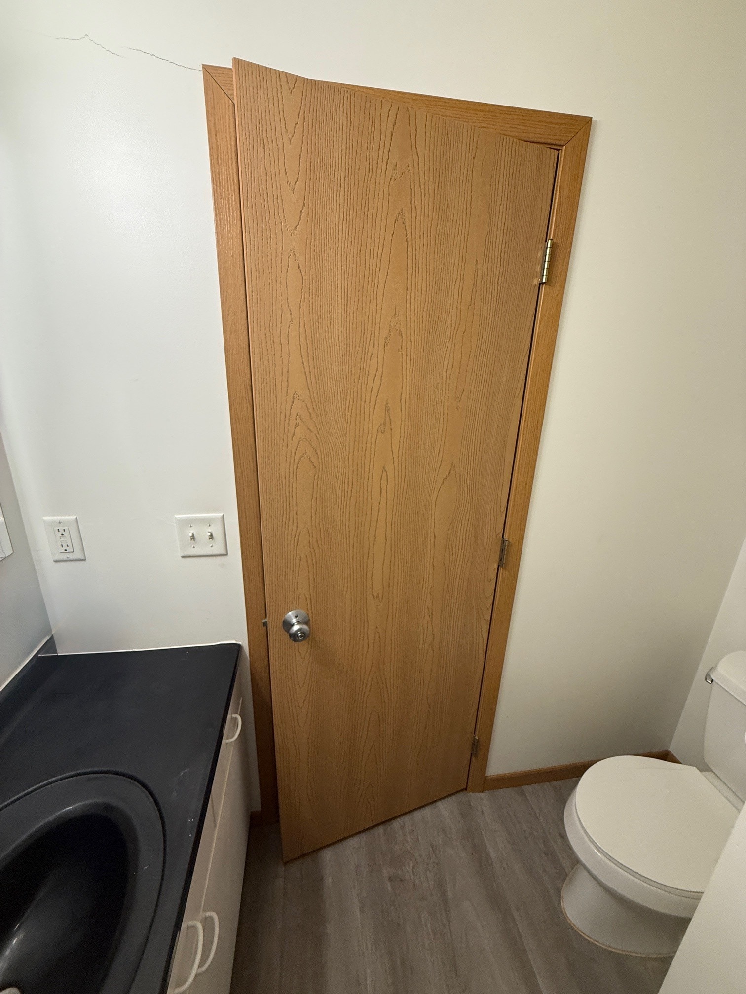 Building Photo - 413 Lilac Ln