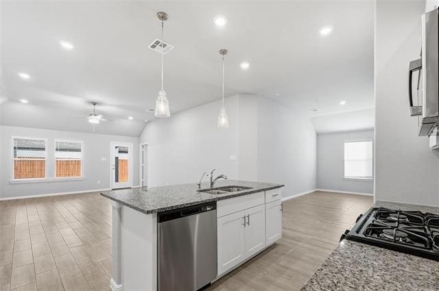 Building Photo - 501 Big Bnd Pkwy