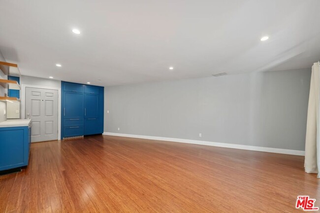 Building Photo - 2045 4th St