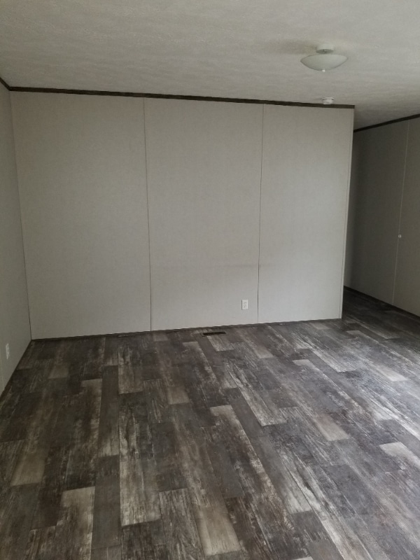 Building Photo - 1000 Pine Tree Cir