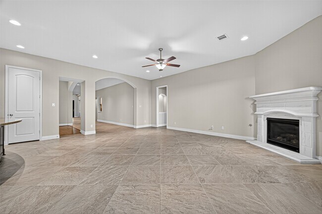 Building Photo - 28015 Castle Park Ln