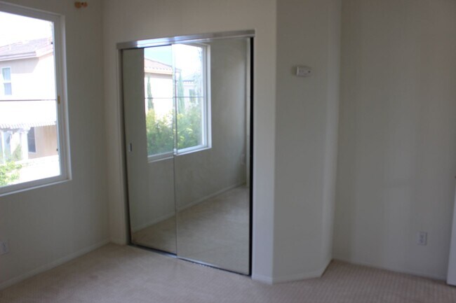 Building Photo - 39 Whispering Pine