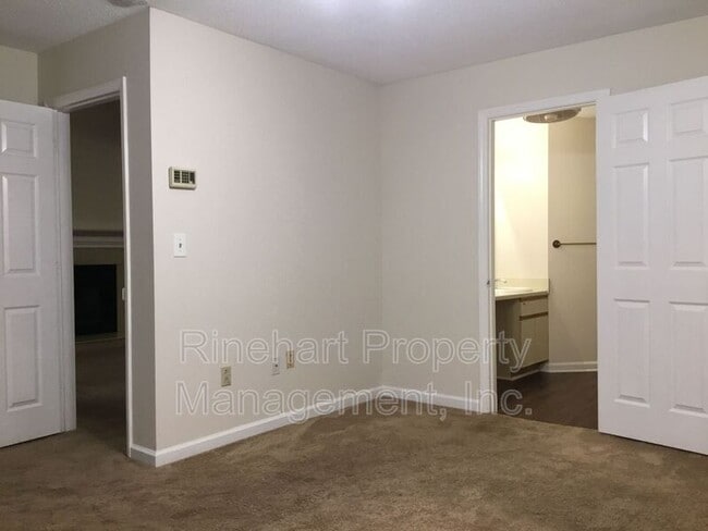 Building Photo - 1573 Hunt Club Ct