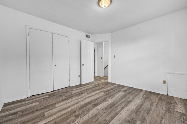 Building Photo - 425 11th St SW