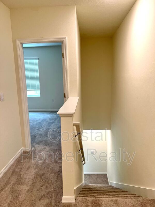 Building Photo - 5330 Dragonfly Dr