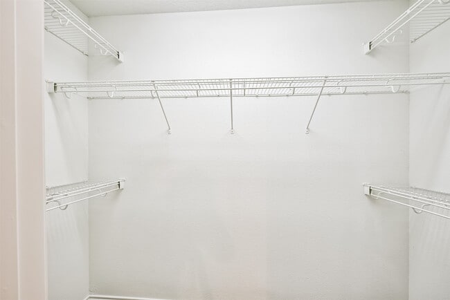 Building Photo - 6203 Gillian Park Dr