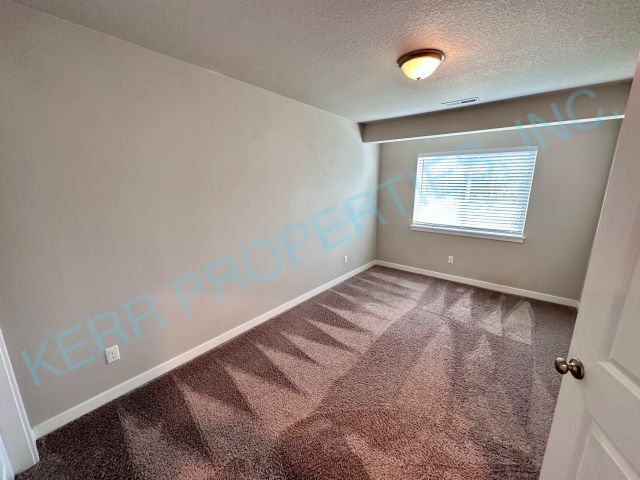 Building Photo - Charming 3-Bedroom Retreat with 2.5 Full Baths in Damascus, OR – 1,513 Sq Ft of Comfort Awaits!