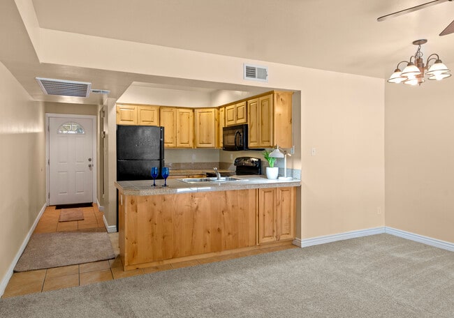 Building Photo - 3200 S Litzler Dr