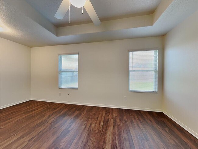 Building Photo - 2407 Aspen Dale Dr