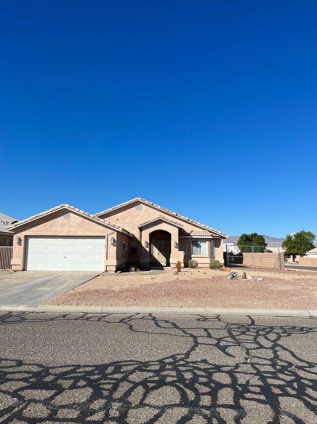 Building Photo - VACATION RENTAL -- 2 Bedroom, 2 Bath