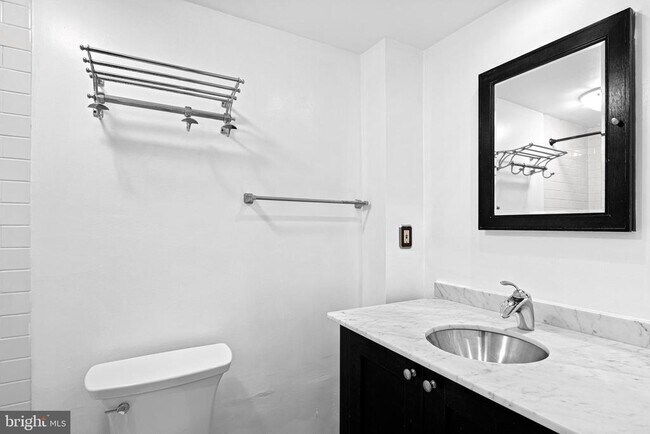 Building Photo - 1008 Spruce St