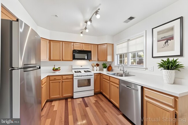 Building Photo - 127 College Station Dr