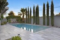 Building Photo - 8738 E Rose Ln