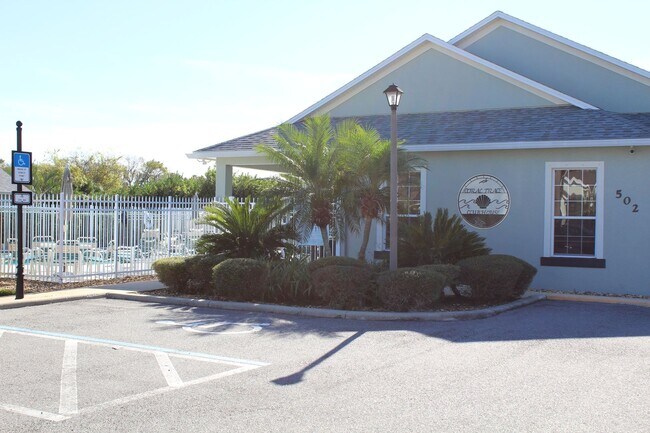 Building Photo - Lovely Rental in Coral Trace
