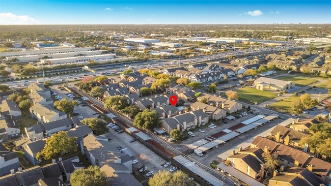 Building Photo - 10211 Sugar Branch Dr