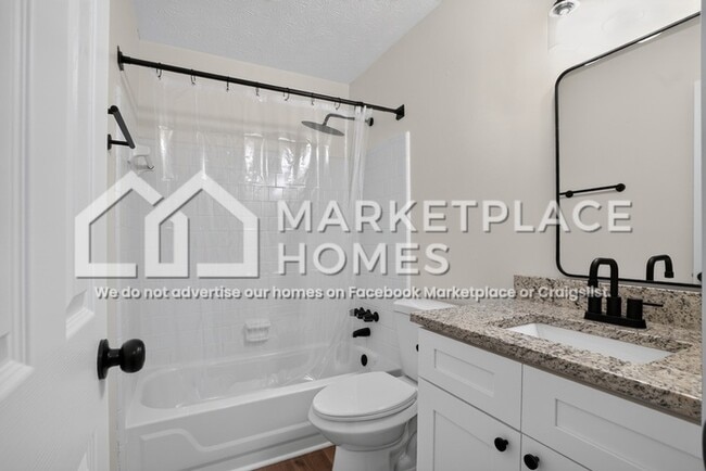 Building Photo - 1104 Bonita Cir