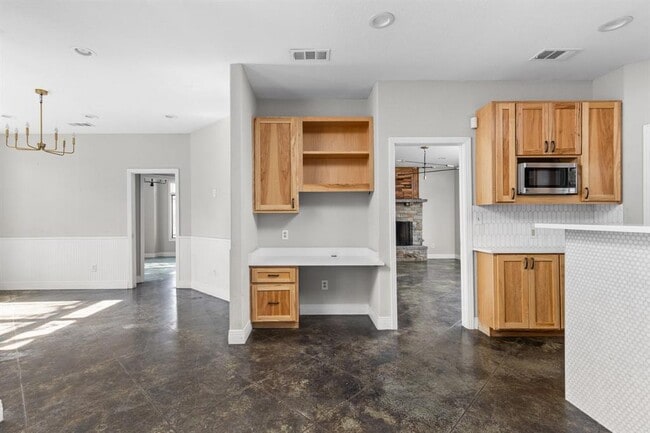 Building Photo - 2203 Lindell Ave